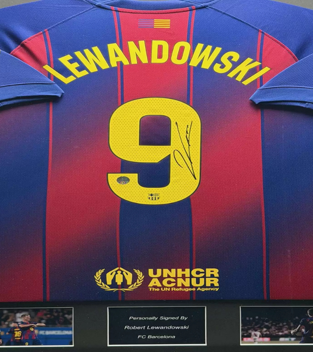 Robert Lewandowski FC Barcelona 25/26 Framed Home Shirt 