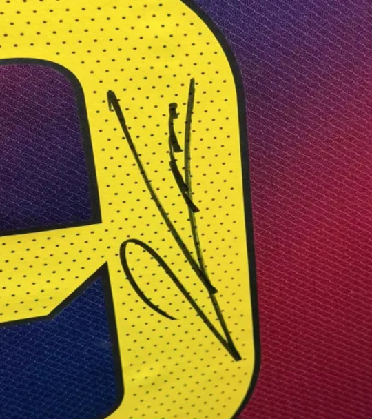 Robert Lewandowski FC Barcelona 25/26 Framed Home Shirt 