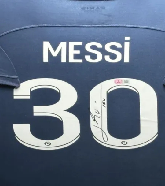 Lionel Messi Paris Saint Germain 22/23 Framed Home Shirt