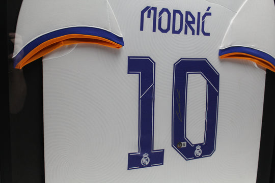 Luka Modric Real Madrid 21/22 Framed Home Shirt