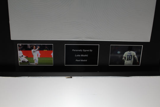 Luka Modric Real Madrid 21/22 Framed Home Shirt