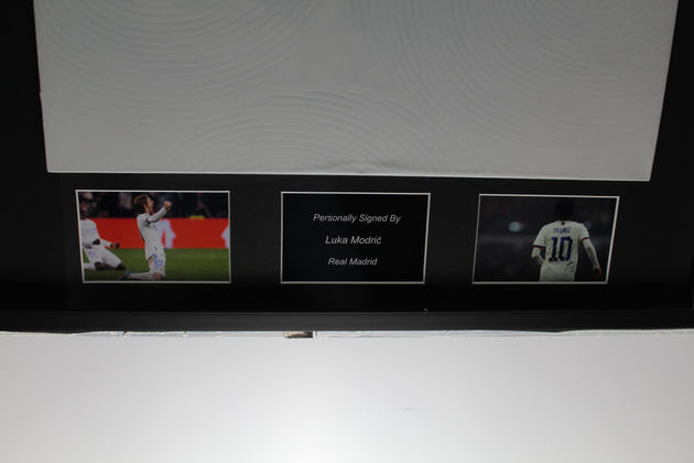 Luka Modric Real Madrid 21/22 Framed Home Shirt