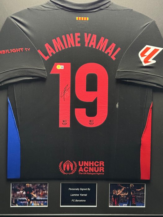 Lamine Yamal FC Barcelona 24/25 framed away shirt