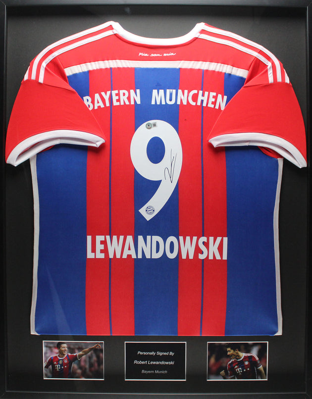 Robert Lewandowski FC Bayern Munich 14/15 framed home shirt 